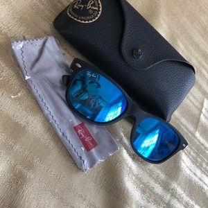 Real ray ban sun glasses w/ case & lenses cleaner